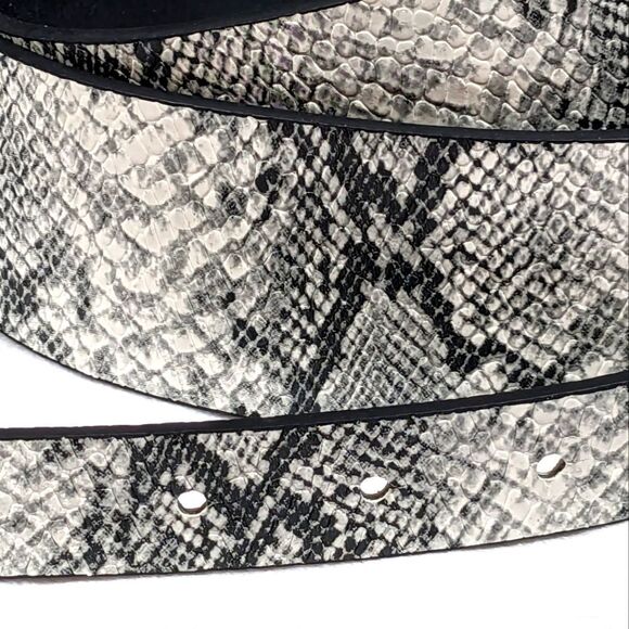 Faux Reptile Skin Black and Grey Buckled Fashion Belt Size 18/20 - Picture 5 of 6